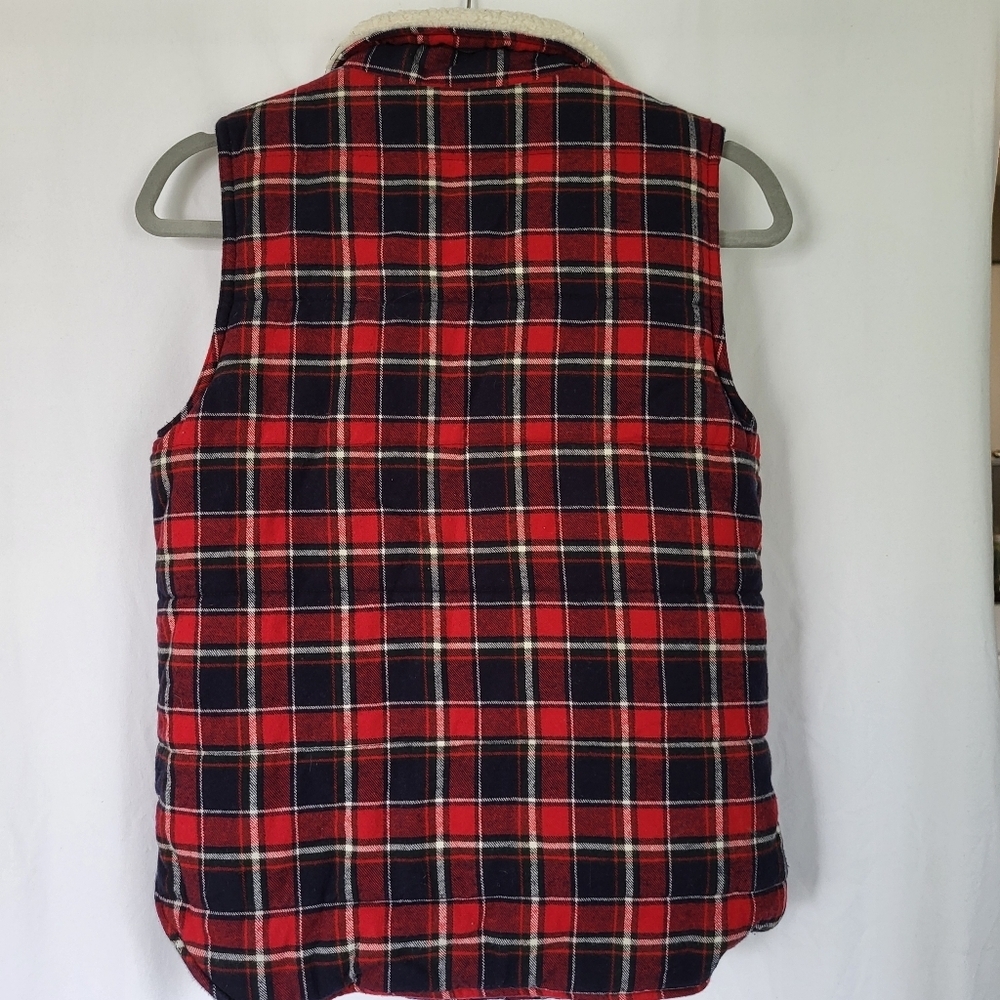 Altar'd State Red Plaid Quilted Fleece Lined Vest Small, zipper and buttons. - Picture 10 of 10